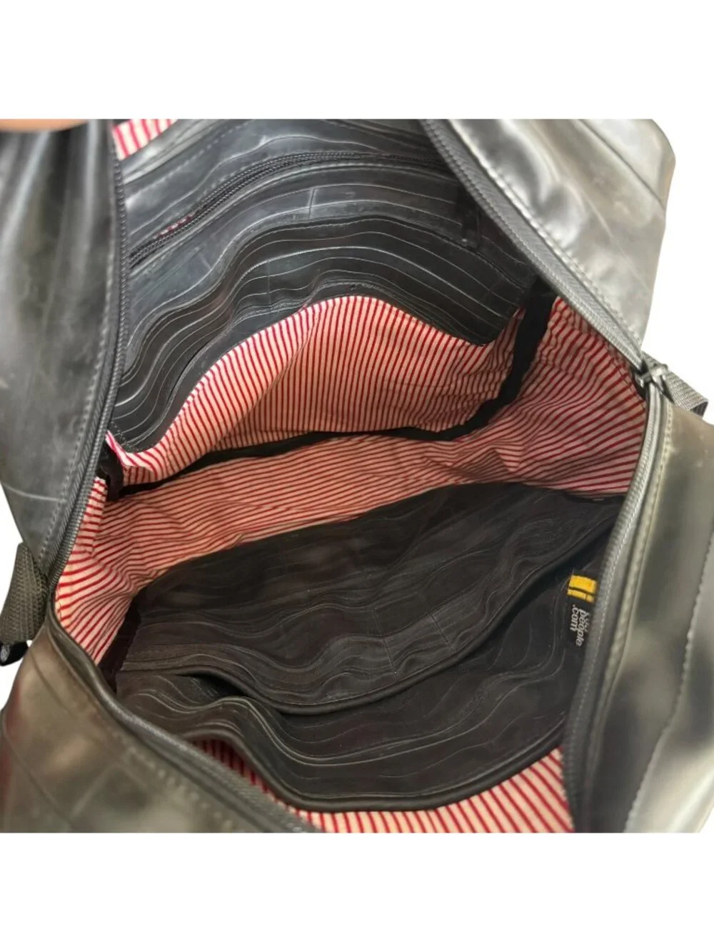 tub Recycled Inner Tube Rubber Messenger Bag Black‎ Handmade Waterproof Upcycle